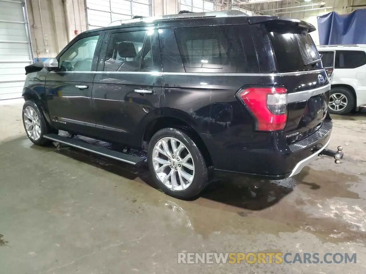 2 Photograph of a damaged car 1FMJU1MT1KEA75424 FORD EXPEDITION 2019