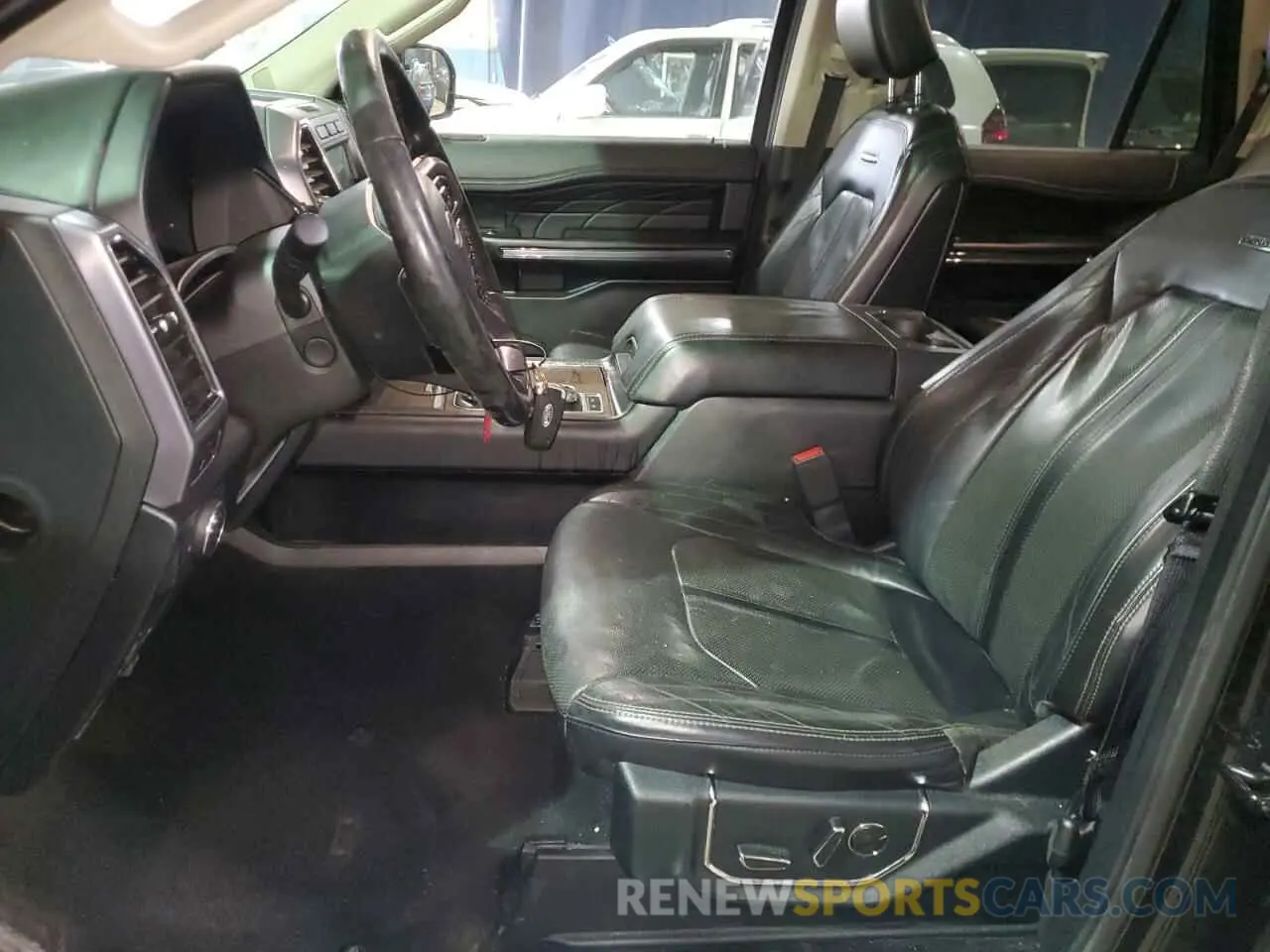 7 Photograph of a damaged car 1FMJU1MT1KEA75424 FORD EXPEDITION 2019
