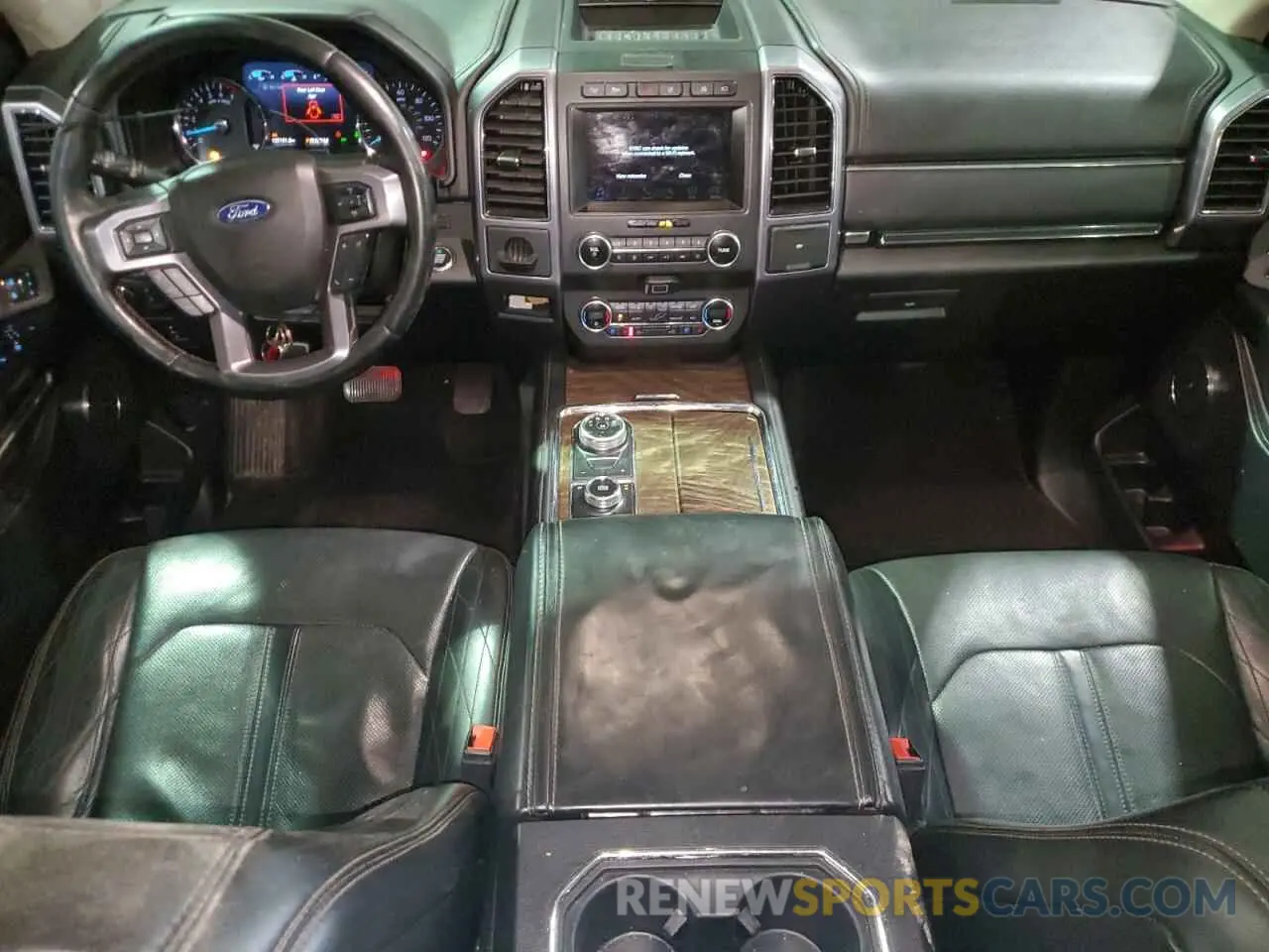 8 Photograph of a damaged car 1FMJU1MT1KEA75424 FORD EXPEDITION 2019
