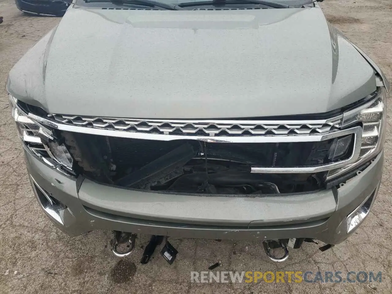14 Photograph of a damaged car 1FMJU1MT5KEA30308 FORD EXPEDITION 2019