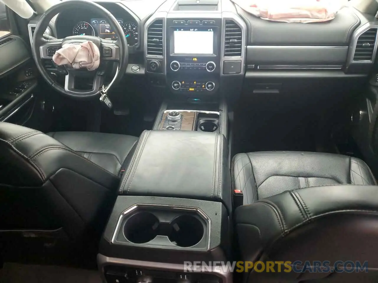 8 Photograph of a damaged car 1FMJU1MT5KEA30308 FORD EXPEDITION 2019