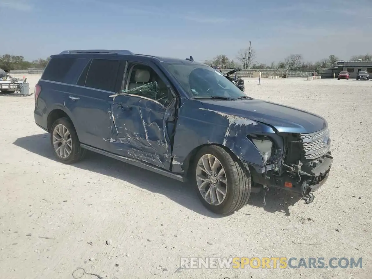 4 Photograph of a damaged car 1FMJU1MT6KEA65195 FORD EXPEDITION 2019