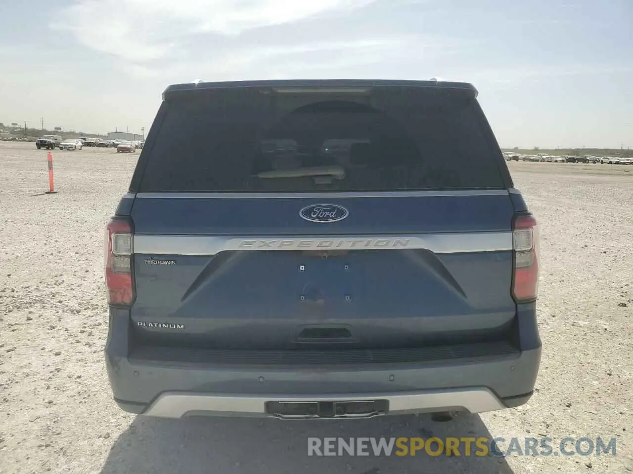 6 Photograph of a damaged car 1FMJU1MT6KEA65195 FORD EXPEDITION 2019