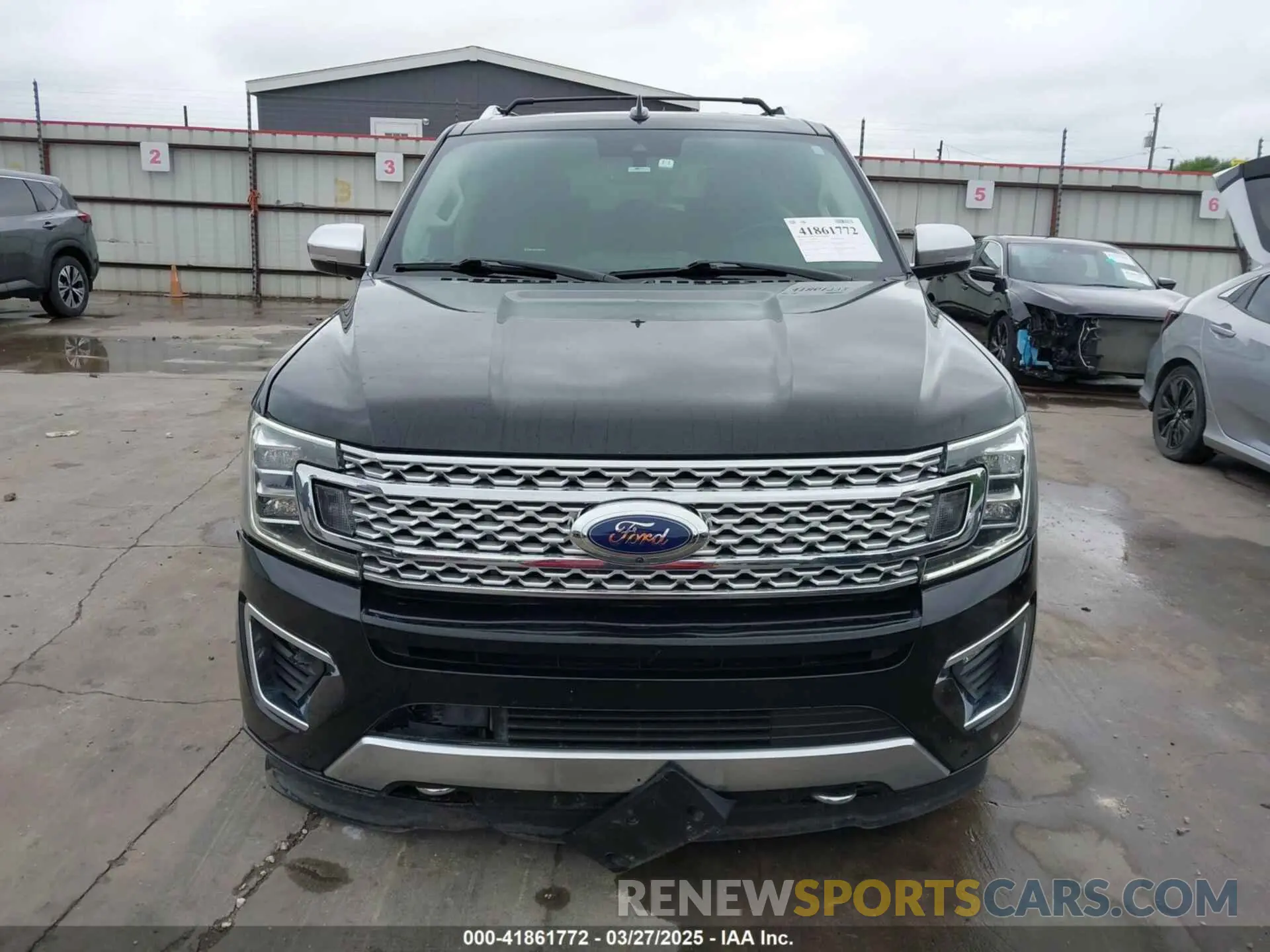 13 Photograph of a damaged car 1FMJU1MT8KEA02325 FORD EXPEDITION 2019