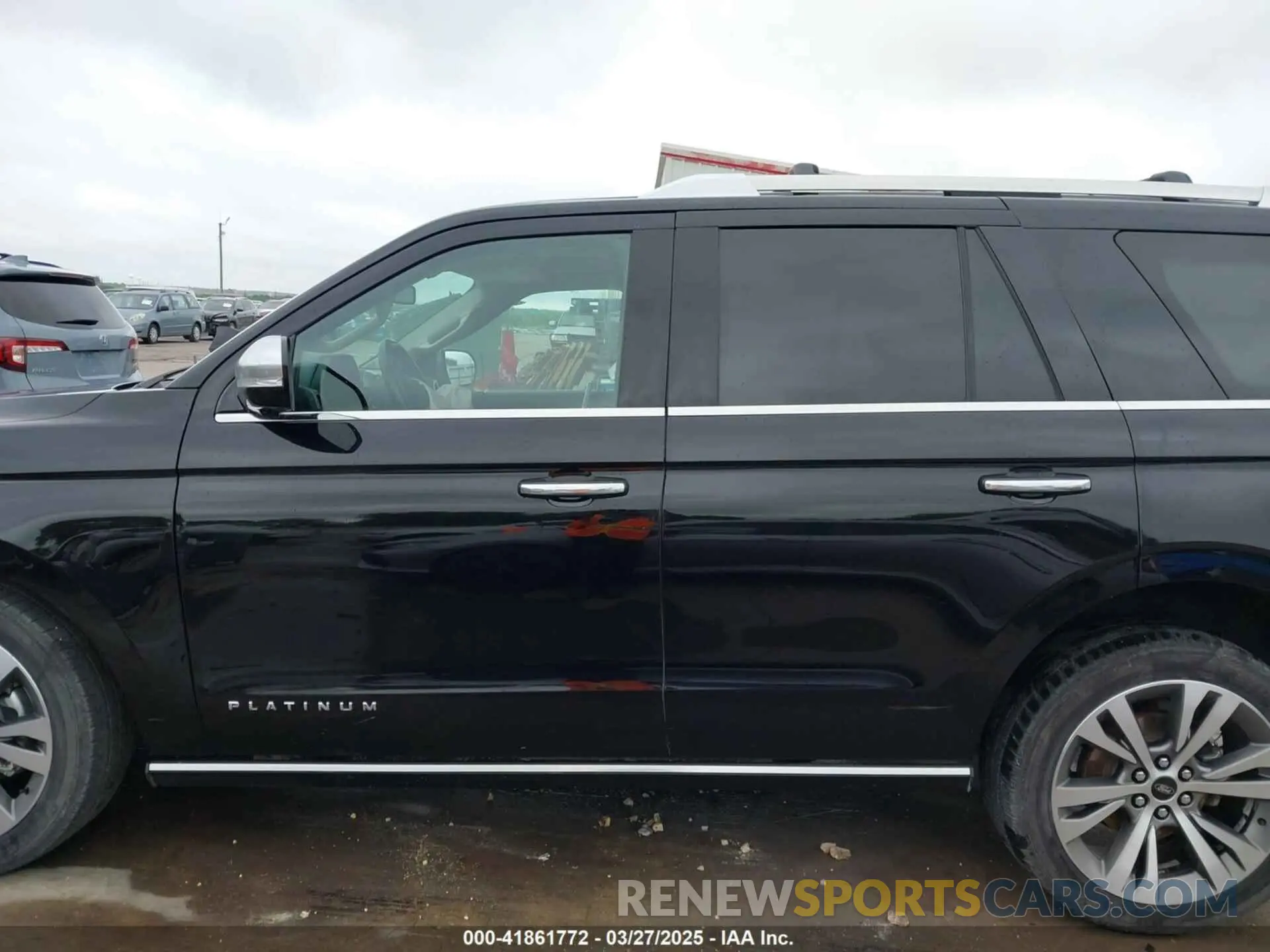 15 Photograph of a damaged car 1FMJU1MT8KEA02325 FORD EXPEDITION 2019