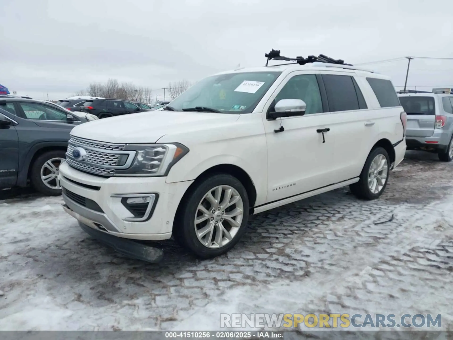 2 Photograph of a damaged car 1FMJU1MT8KEA24308 FORD EXPEDITION 2019