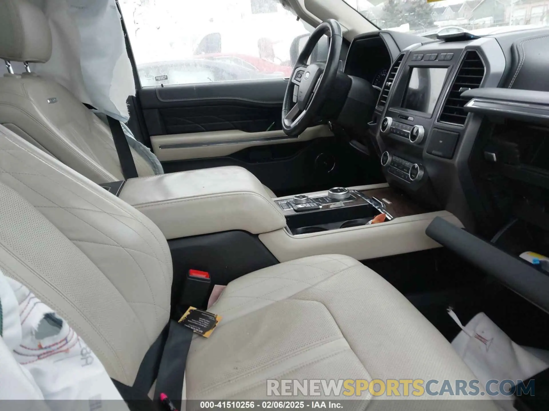 5 Photograph of a damaged car 1FMJU1MT8KEA24308 FORD EXPEDITION 2019
