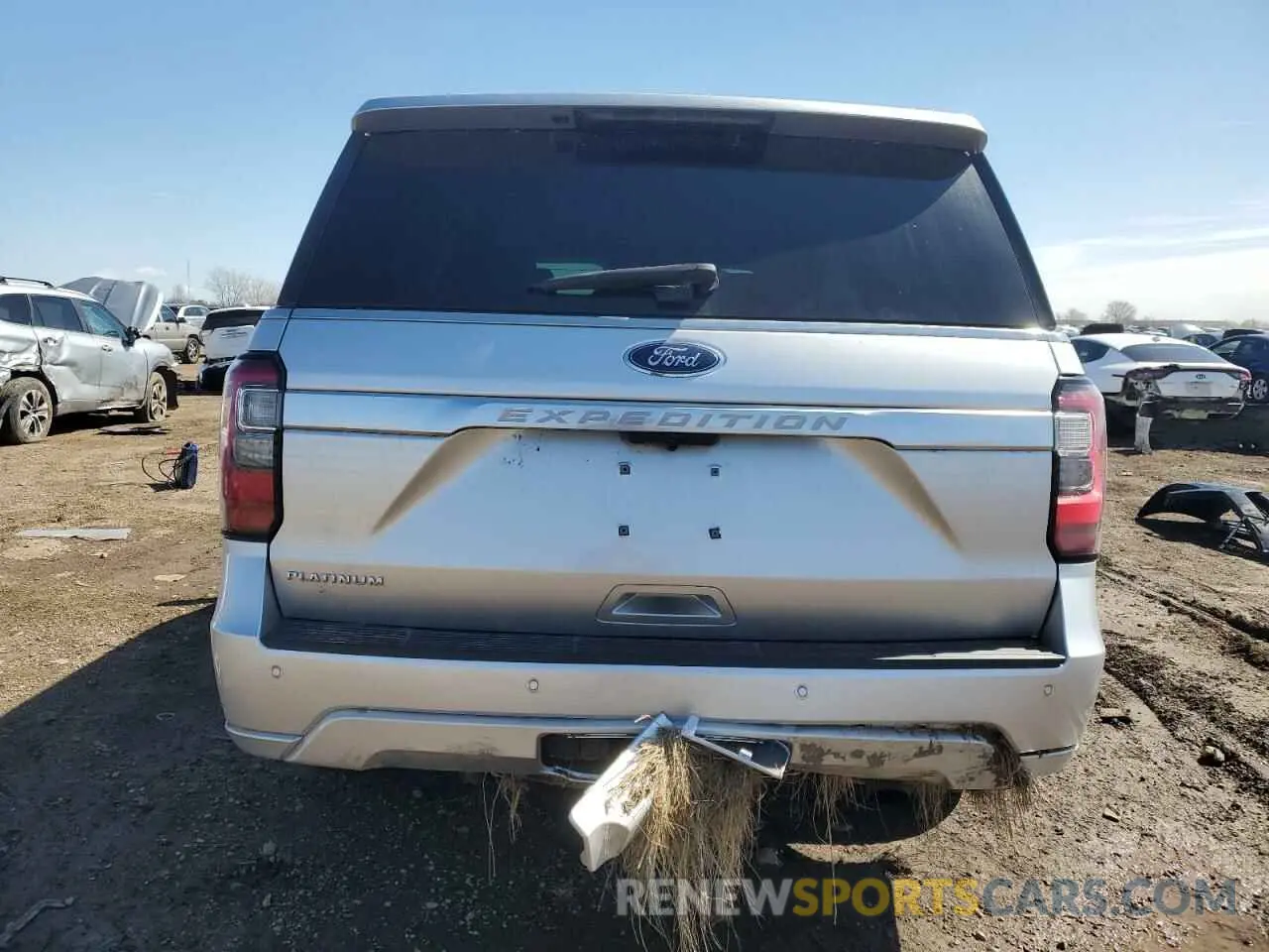 6 Photograph of a damaged car 1FMJU1MT8KEA88753 FORD EXPEDITION 2019