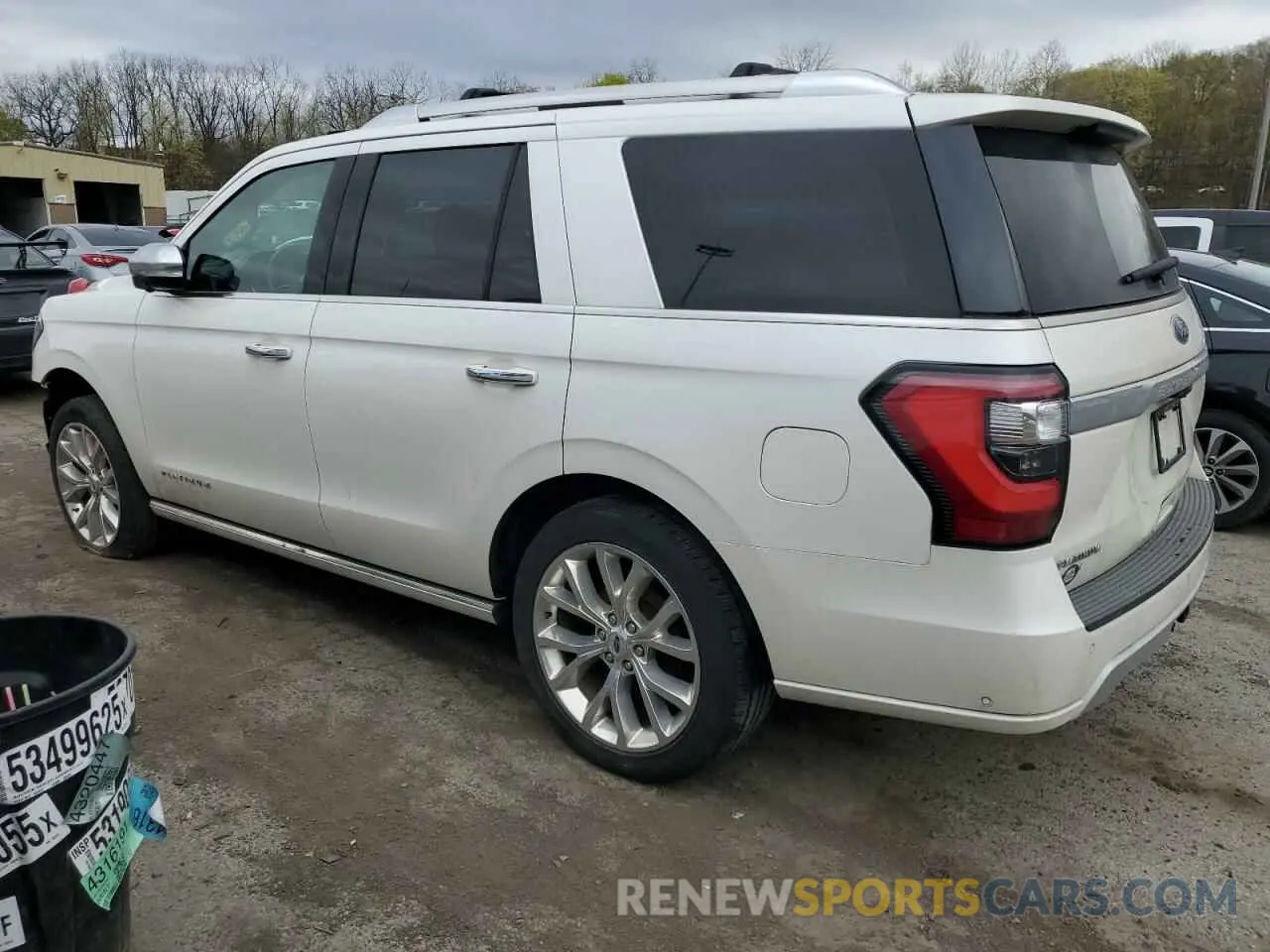 2 Photograph of a damaged car 1FMJU1MTXKEA03220 FORD EXPEDITION 2019