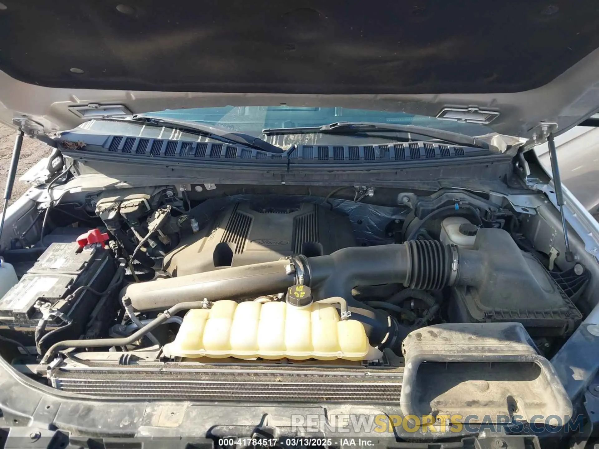 10 Photograph of a damaged car 1FMJU2AT4KEA86525 FORD EXPEDITION 2019