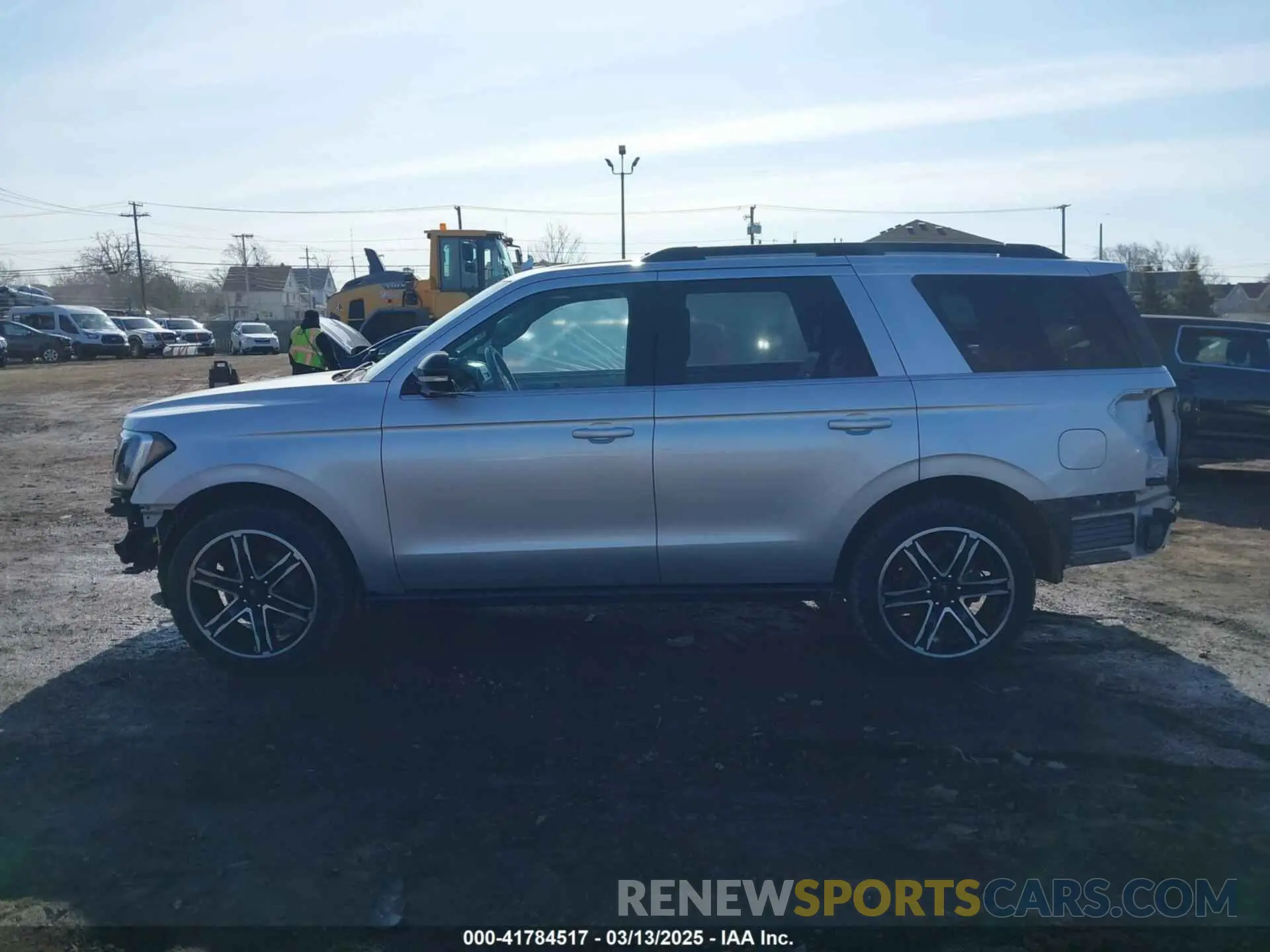 14 Photograph of a damaged car 1FMJU2AT4KEA86525 FORD EXPEDITION 2019