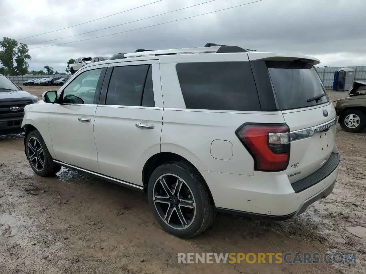 2 Photograph of a damaged car 1FMJU2AT5KEA57762 FORD EXPEDITION 2019