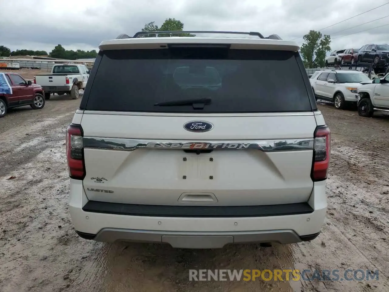 6 Photograph of a damaged car 1FMJU2AT5KEA57762 FORD EXPEDITION 2019