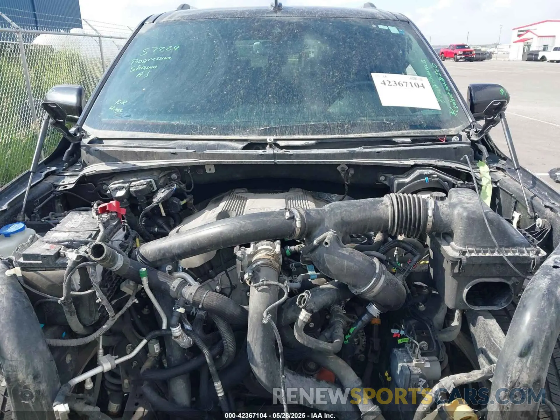 10 Photograph of a damaged car 1FMJU2AT6KEA18257 FORD EXPEDITION 2019