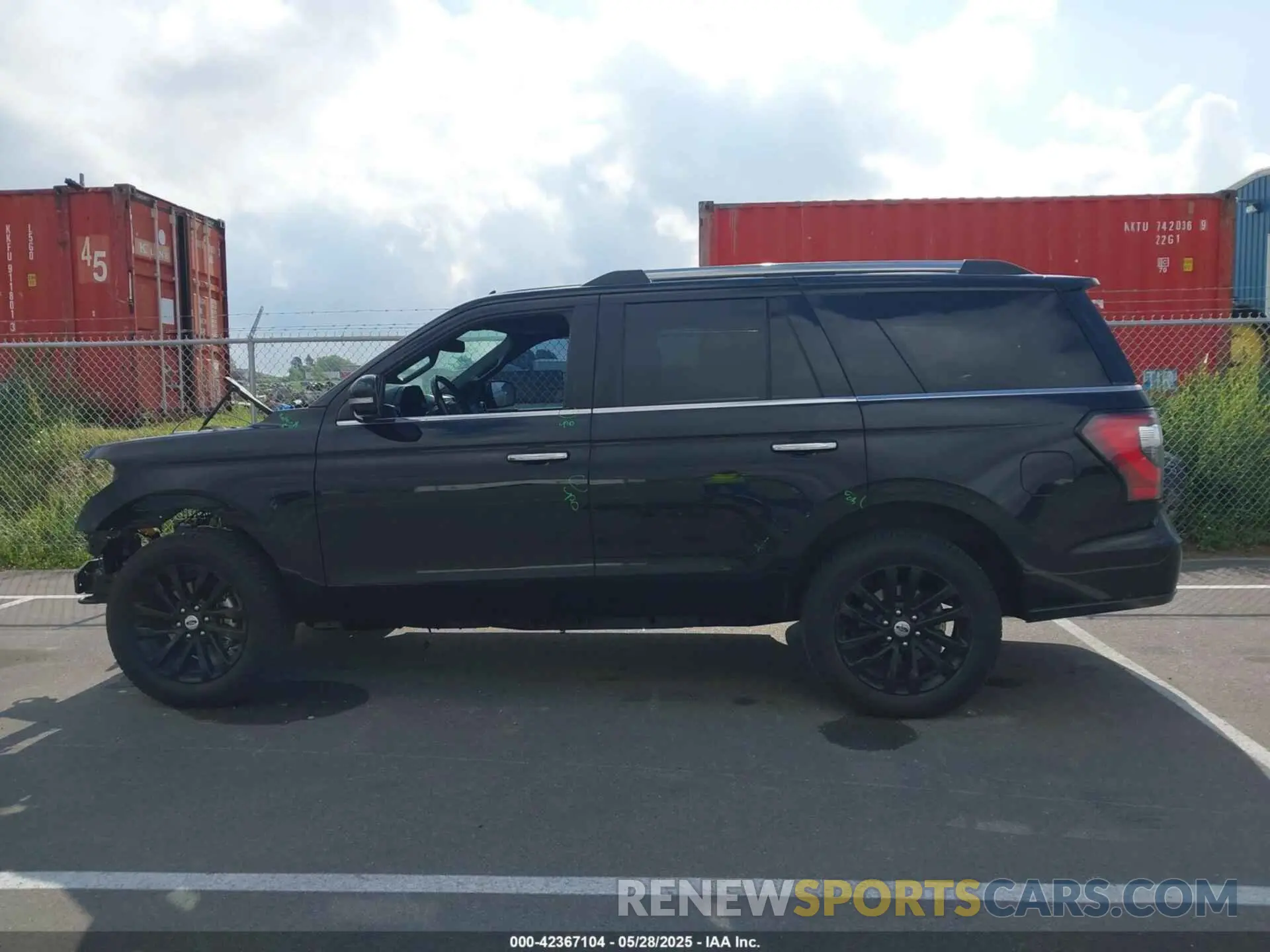 14 Photograph of a damaged car 1FMJU2AT6KEA18257 FORD EXPEDITION 2019