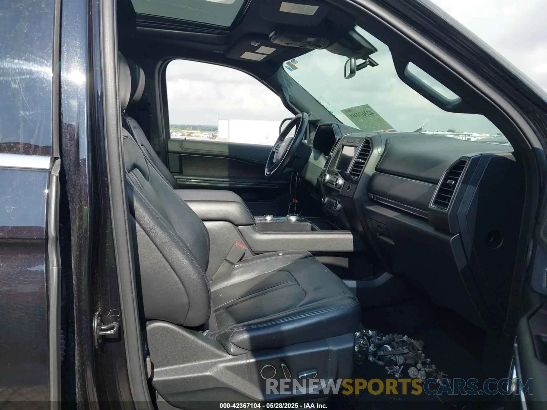 5 Photograph of a damaged car 1FMJU2AT6KEA18257 FORD EXPEDITION 2019