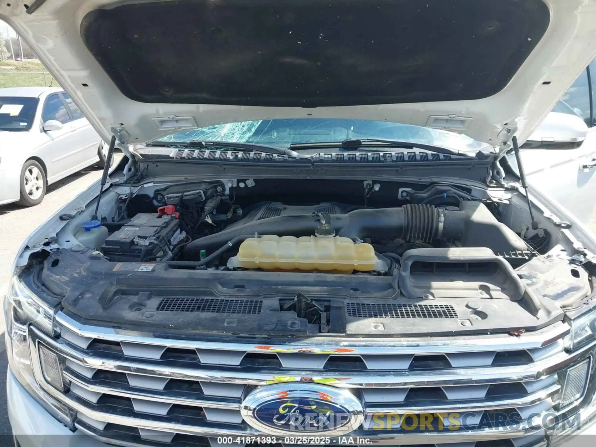 10 Photograph of a damaged car 1FMJU2AT6KEA20686 FORD EXPEDITION 2019