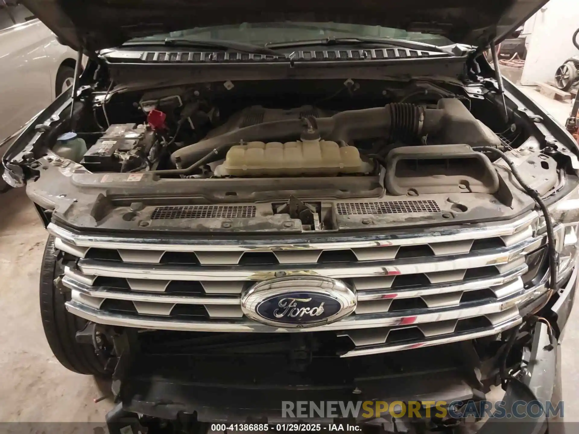 10 Photograph of a damaged car 1FMJU2AT7KEA42101 FORD EXPEDITION 2019