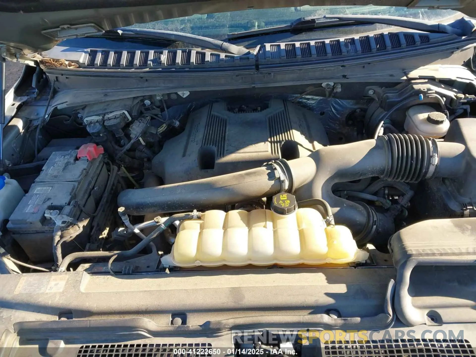 10 Photograph of a damaged car 1FMJU2AT8KEA33195 FORD EXPEDITION 2019