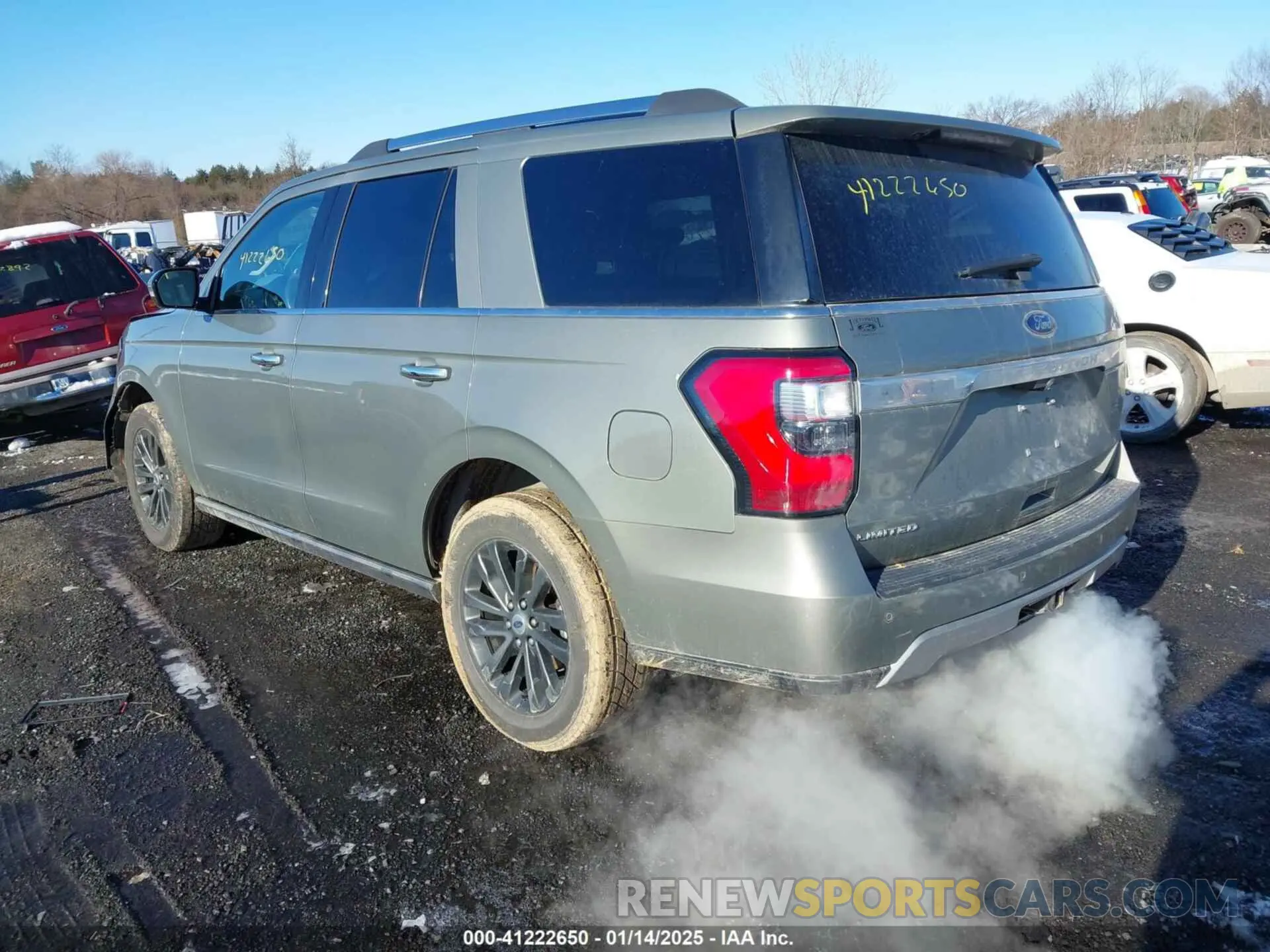 3 Photograph of a damaged car 1FMJU2AT8KEA33195 FORD EXPEDITION 2019