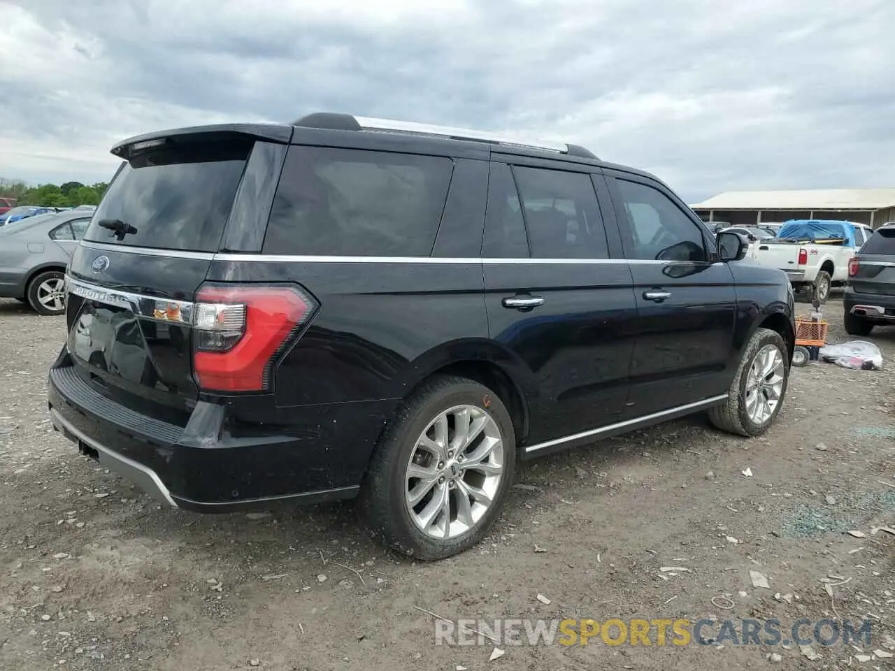 3 Photograph of a damaged car 1FMJU2AT9KEA01534 FORD EXPEDITION 2019