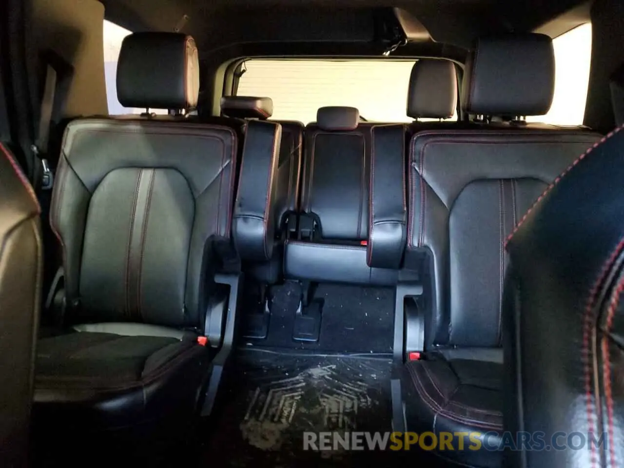 10 Photograph of a damaged car 1FMJU2AT9KEA54234 FORD EXPEDITION 2019
