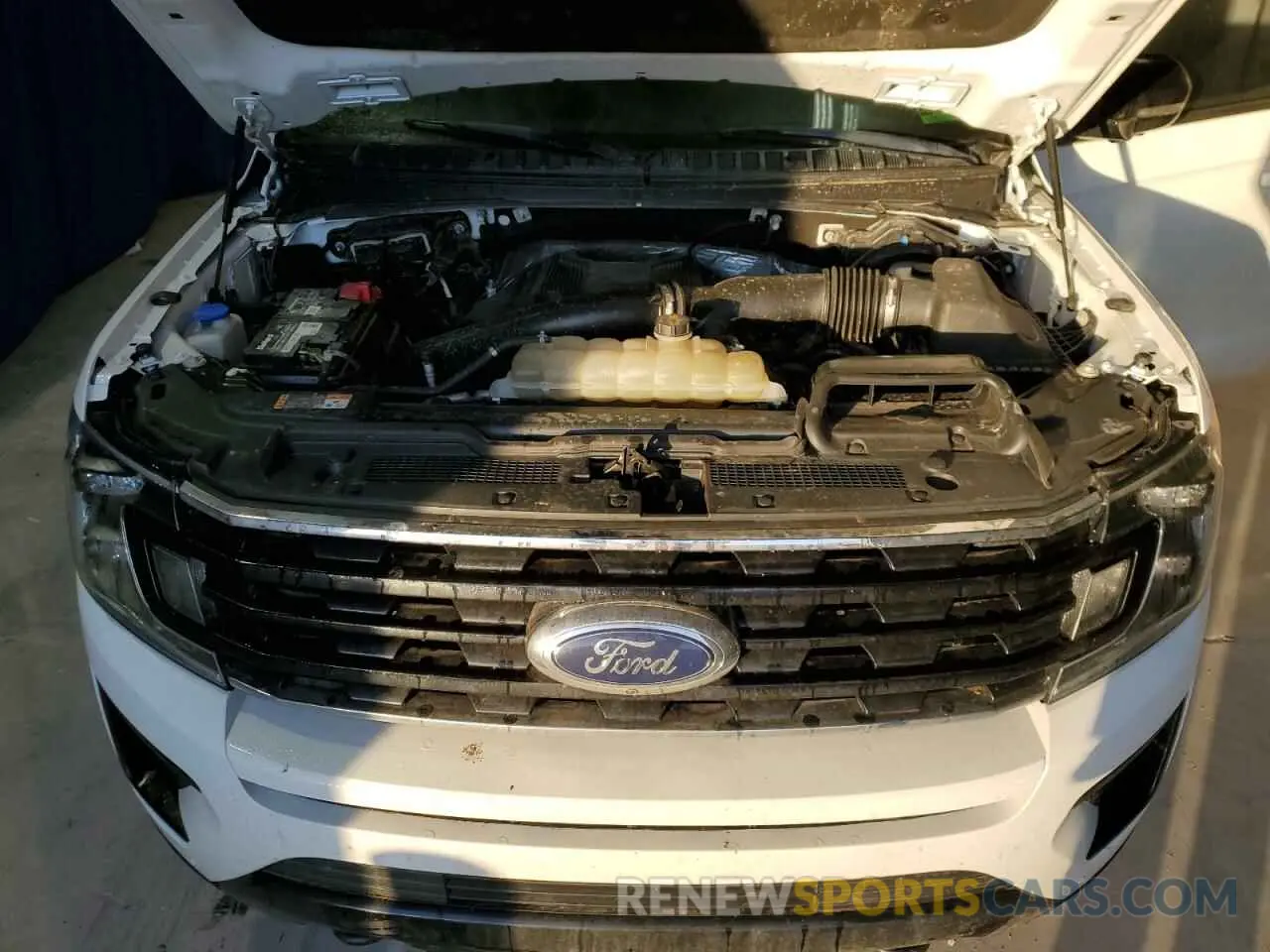 12 Photograph of a damaged car 1FMJU2AT9KEA54234 FORD EXPEDITION 2019