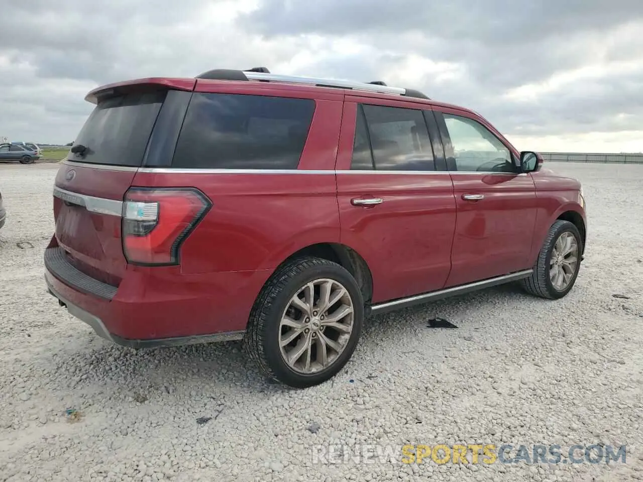 3 Photograph of a damaged car 1FMJU2AT9KEA65962 FORD EXPEDITION 2019