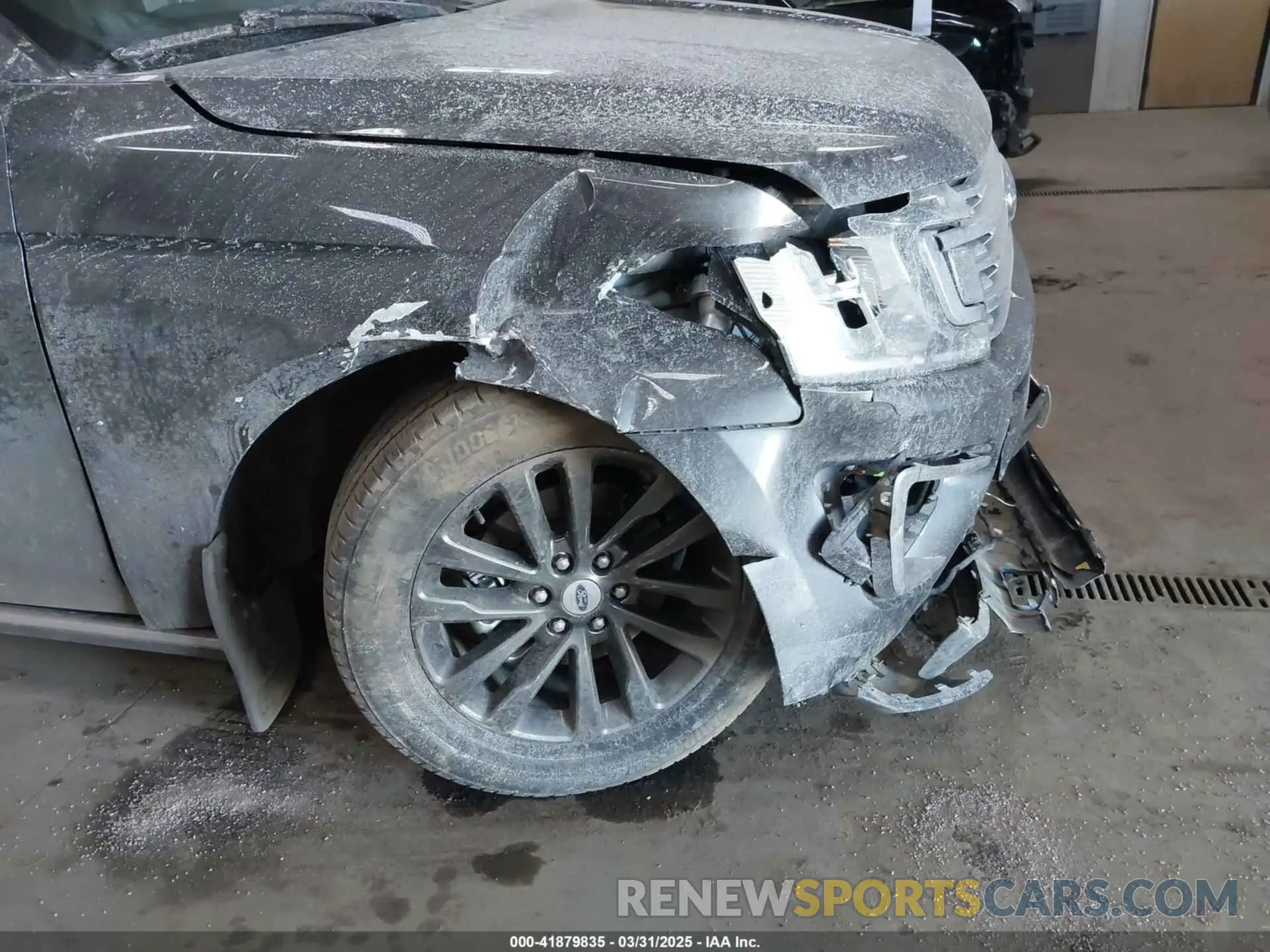 17 Photograph of a damaged car 1FMJU2ATXKEA65792 FORD EXPEDITION 2019