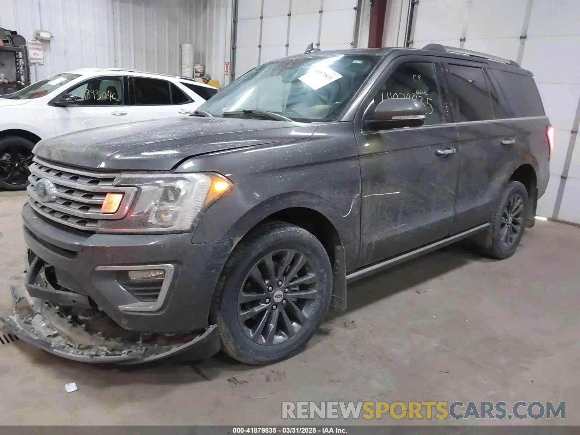 2 Photograph of a damaged car 1FMJU2ATXKEA65792 FORD EXPEDITION 2019