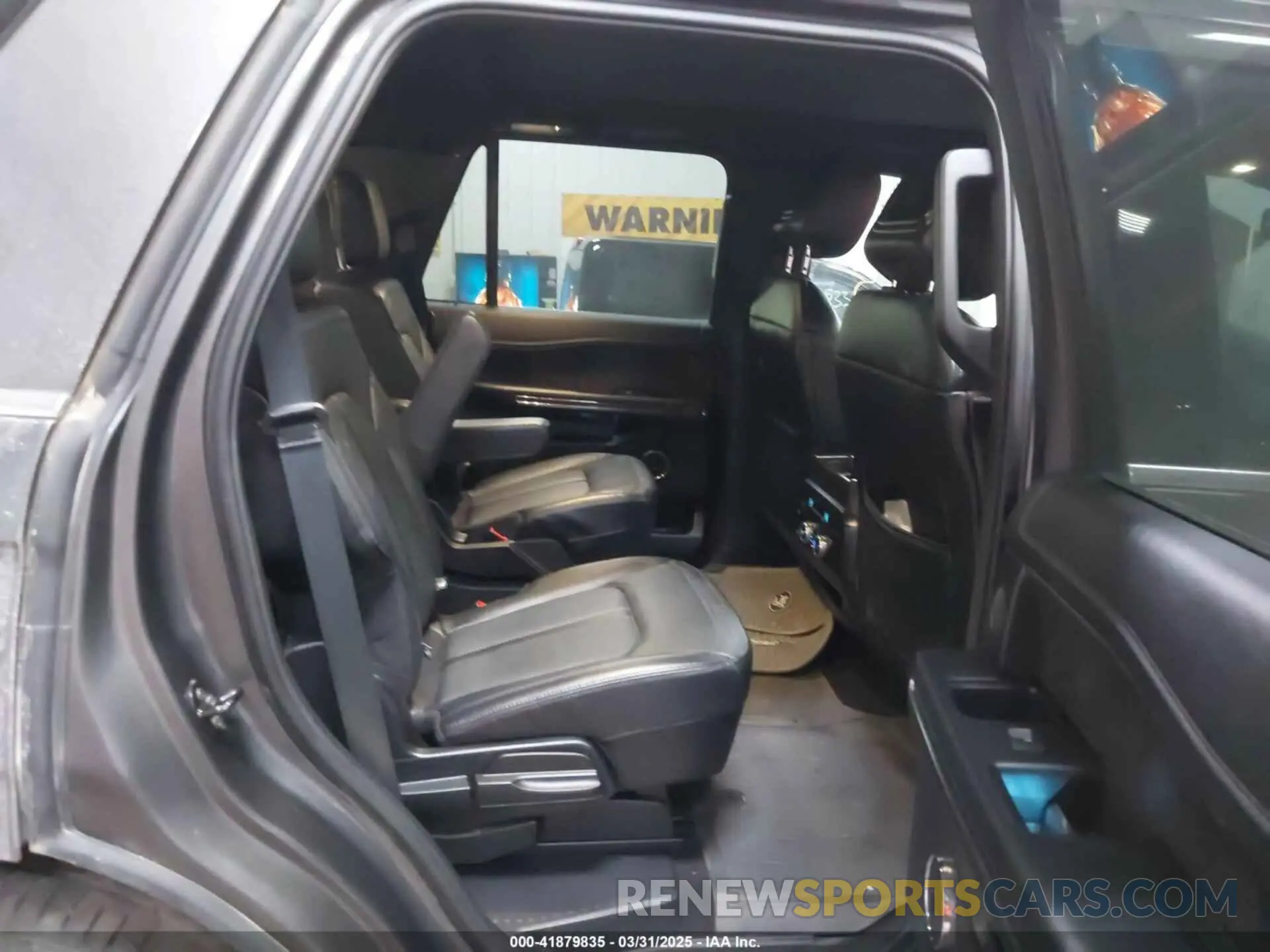 8 Photograph of a damaged car 1FMJU2ATXKEA65792 FORD EXPEDITION 2019