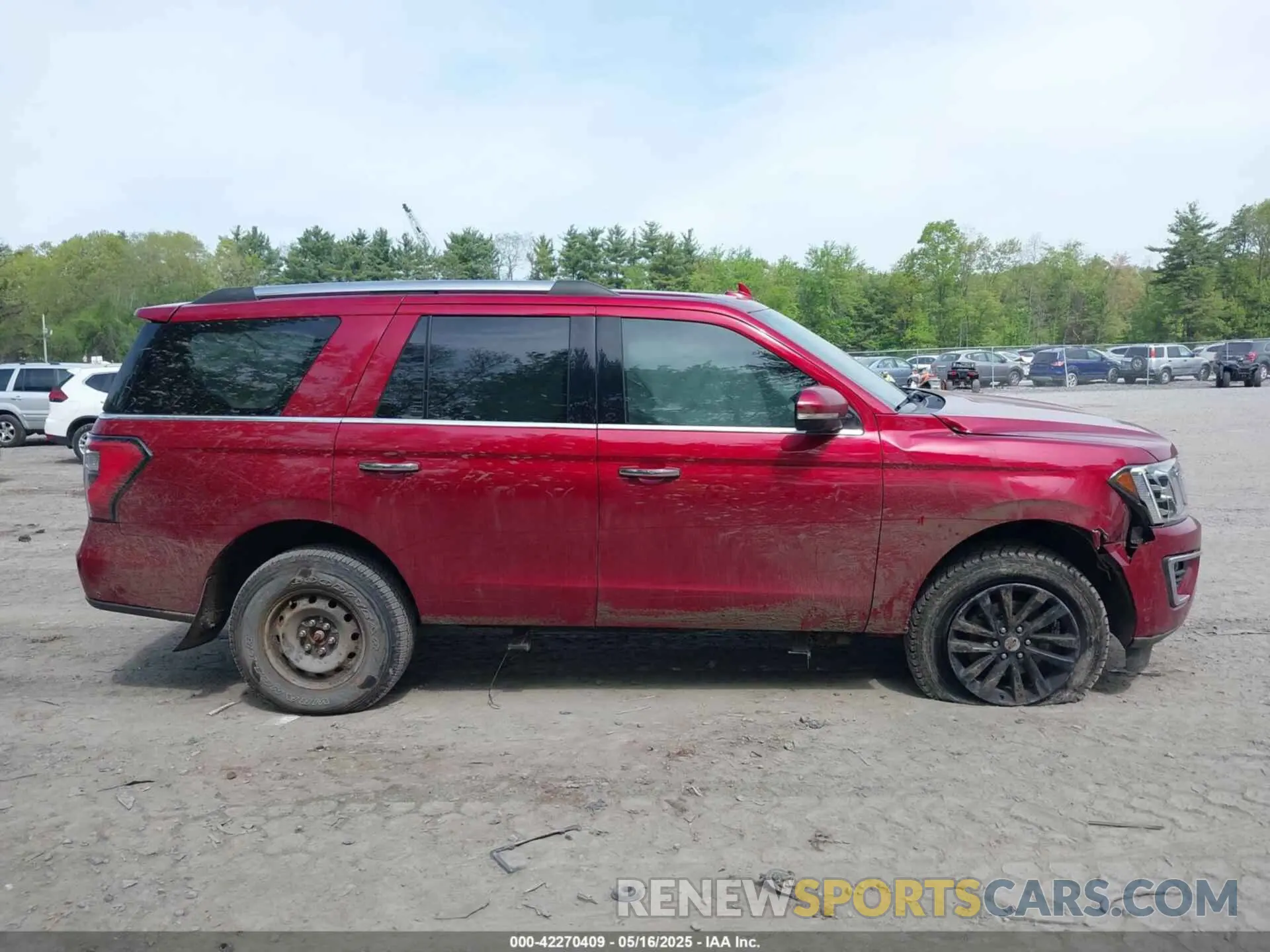13 Photograph of a damaged car 1FMJU2ATXKEA86478 FORD EXPEDITION 2019