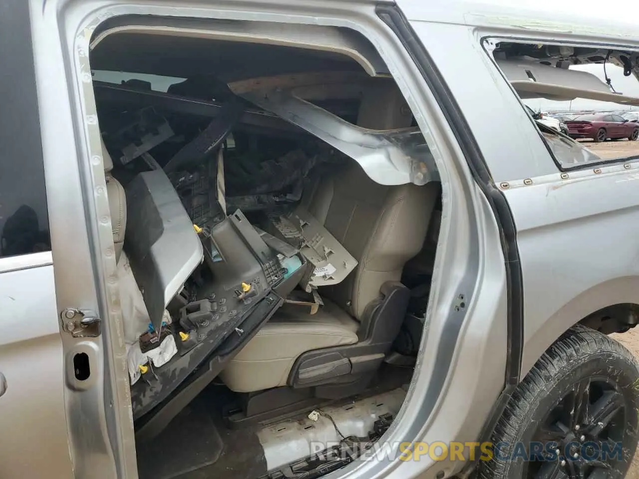 13 Photograph of a damaged car 1FMJK1JT0LEA69321 FORD EXPEDITION 2020