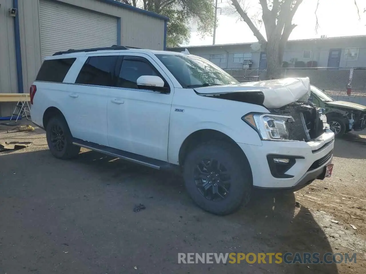 4 Photograph of a damaged car 1FMJK1JT4LEA25015 FORD EXPEDITION 2020