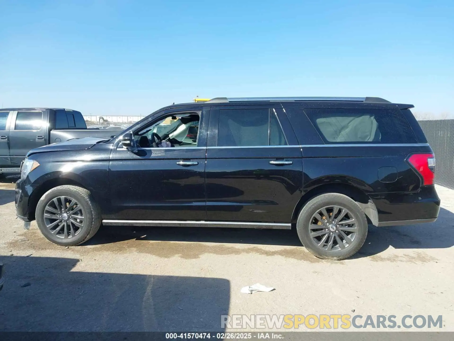 13 Photograph of a damaged car 1FMJK1KT0LEB00520 FORD EXPEDITION 2020