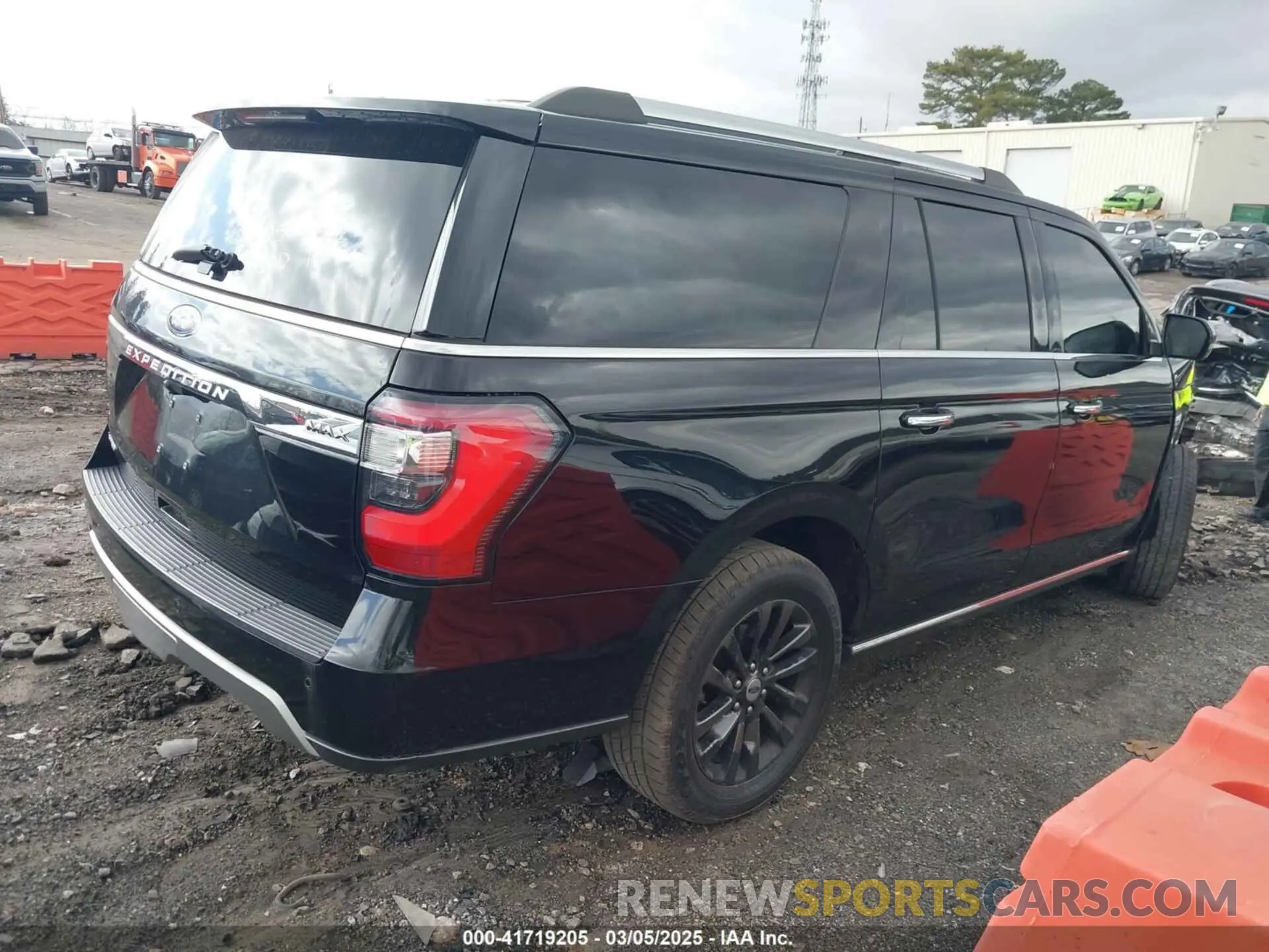4 Photograph of a damaged car 1FMJK1KT4LEA10805 FORD EXPEDITION 2020
