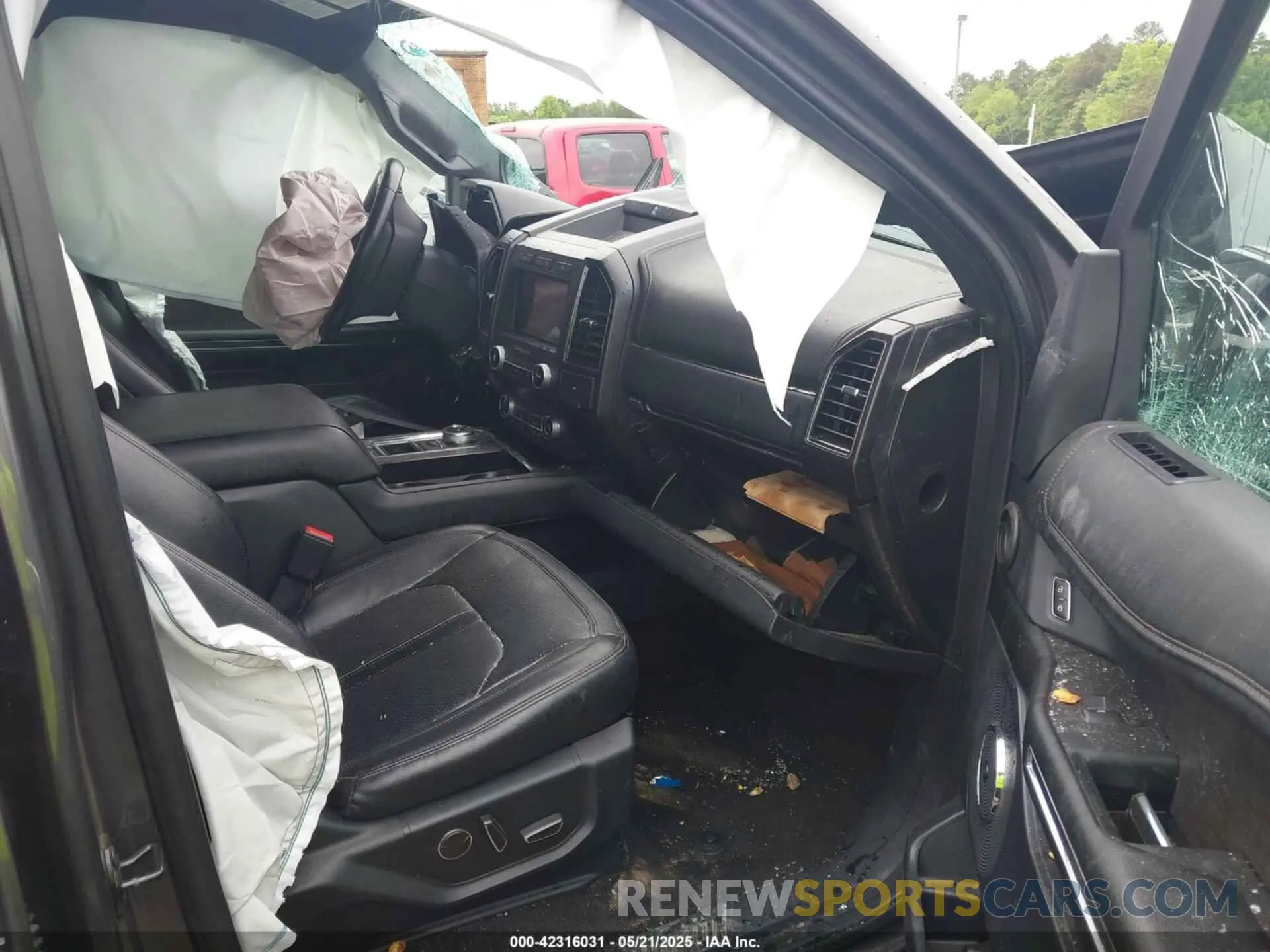 5 Photograph of a damaged car 1FMJK1KT9LEB00385 FORD EXPEDITION 2020