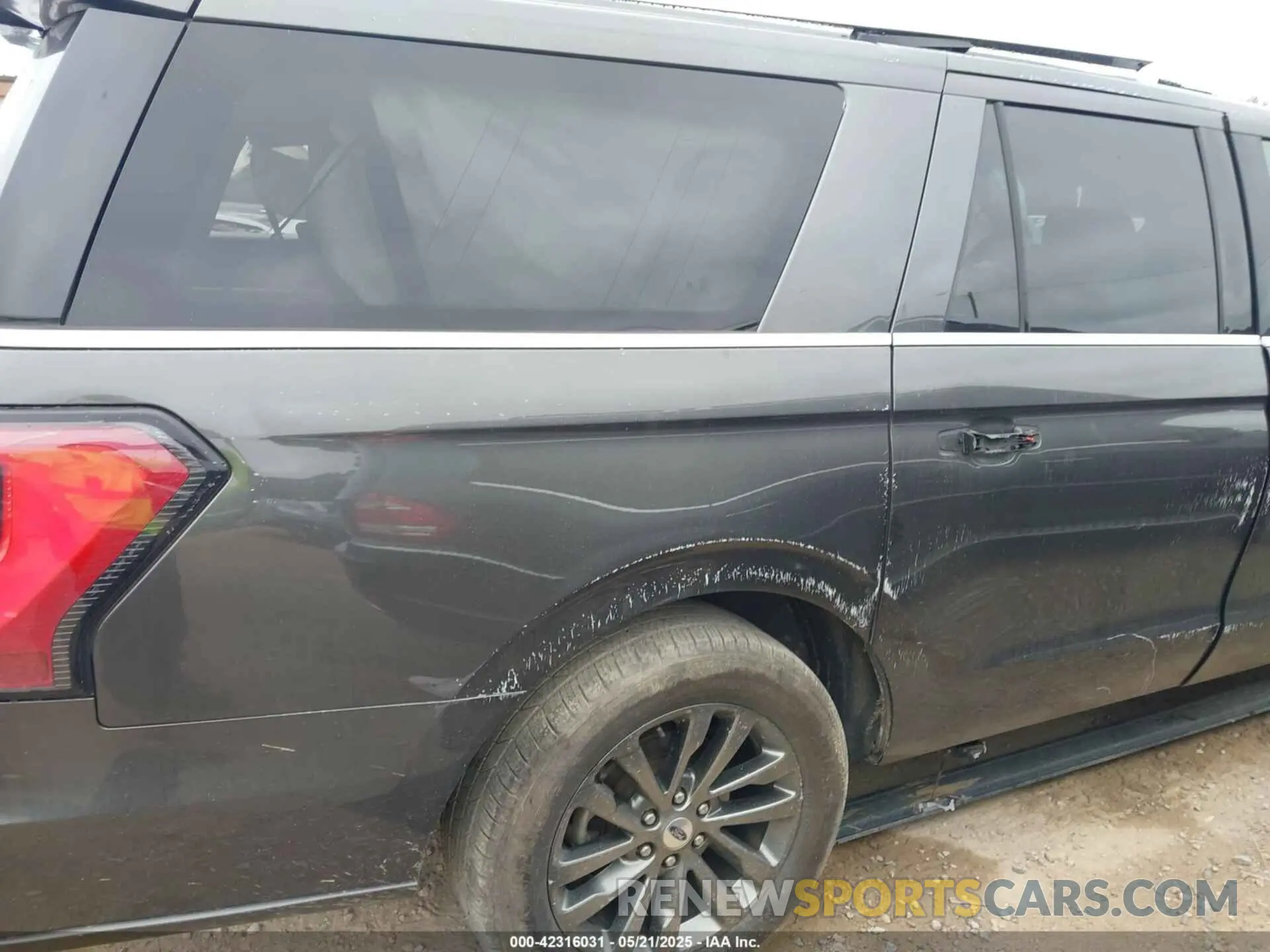 6 Photograph of a damaged car 1FMJK1KT9LEB00385 FORD EXPEDITION 2020