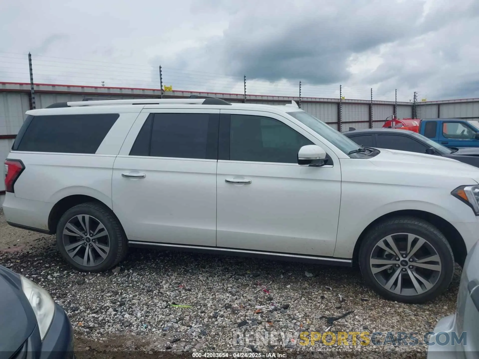 13 Photograph of a damaged car 1FMJK1KTXLEA71320 FORD EXPEDITION 2020
