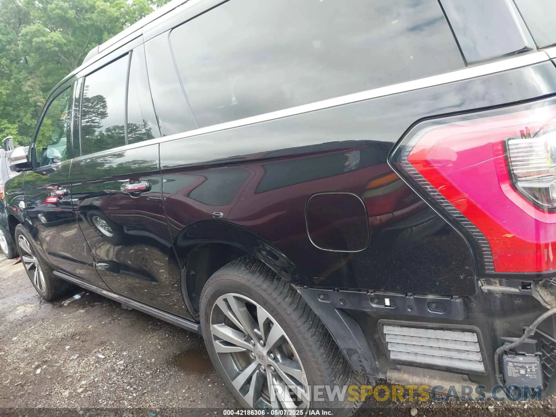 15 Photograph of a damaged car 1FMJK1PT7LEA25100 FORD EXPEDITION 2020