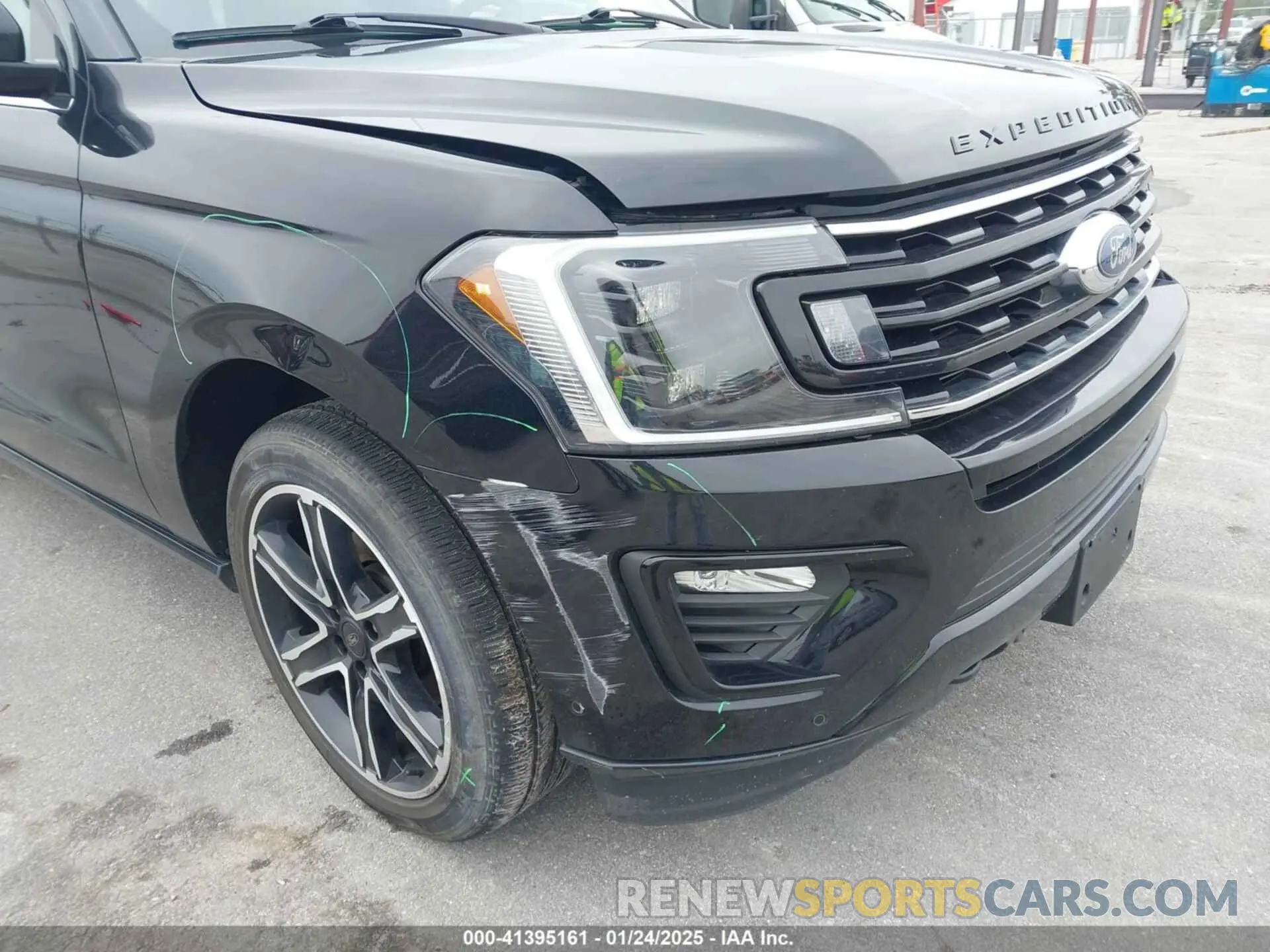 19 Photograph of a damaged car 1FMJK2AT9LEA05493 FORD EXPEDITION 2020
