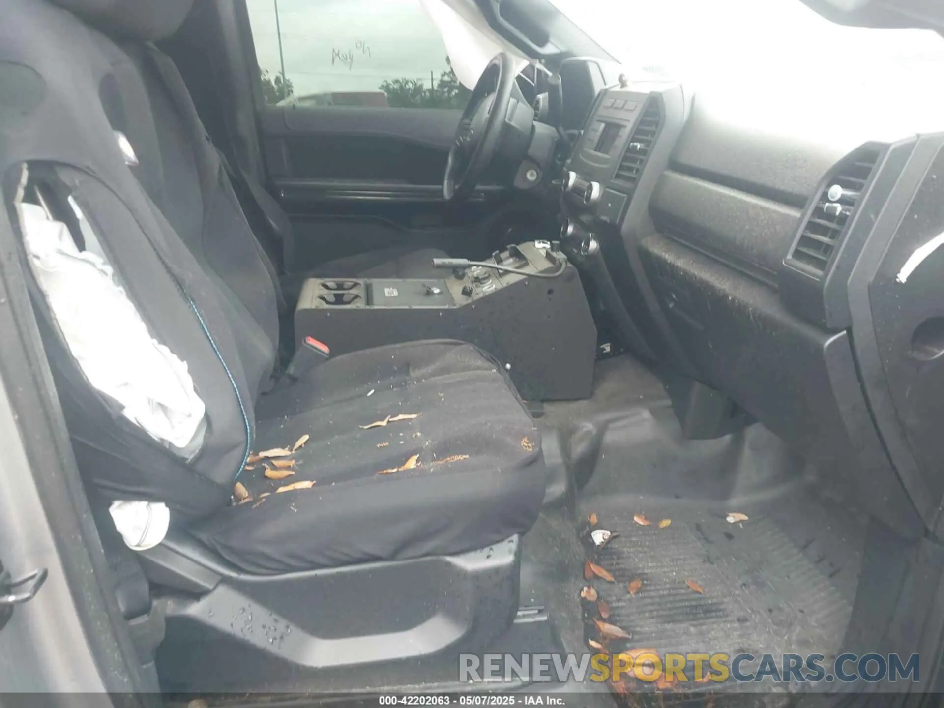 5 Photograph of a damaged car 1FMJU1FT8LEA72065 FORD EXPEDITION 2020