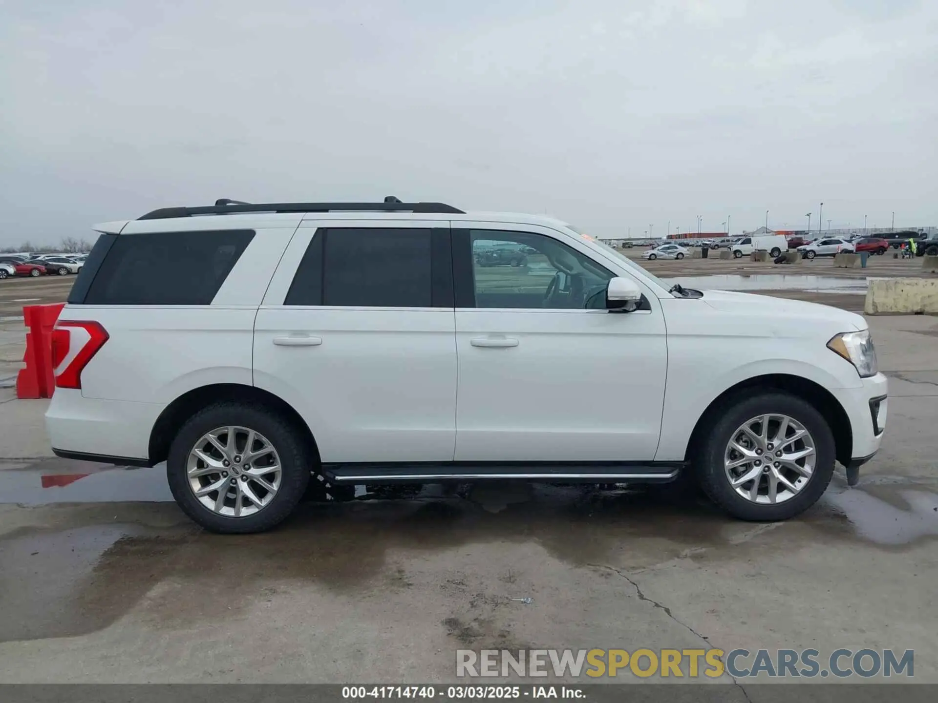 13 Photograph of a damaged car 1FMJU1HT0LEA80741 FORD EXPEDITION 2020