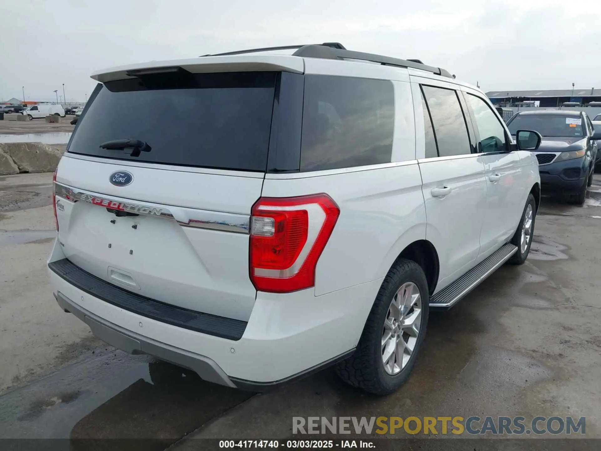 4 Photograph of a damaged car 1FMJU1HT0LEA80741 FORD EXPEDITION 2020