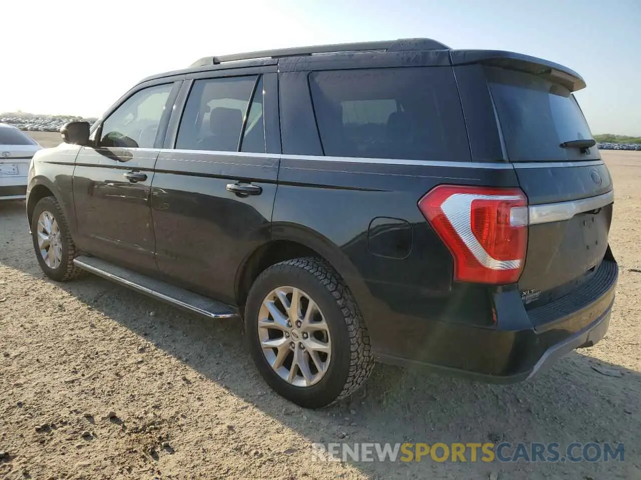 2 Photograph of a damaged car 1FMJU1HT1LEA66802 FORD EXPEDITION 2020