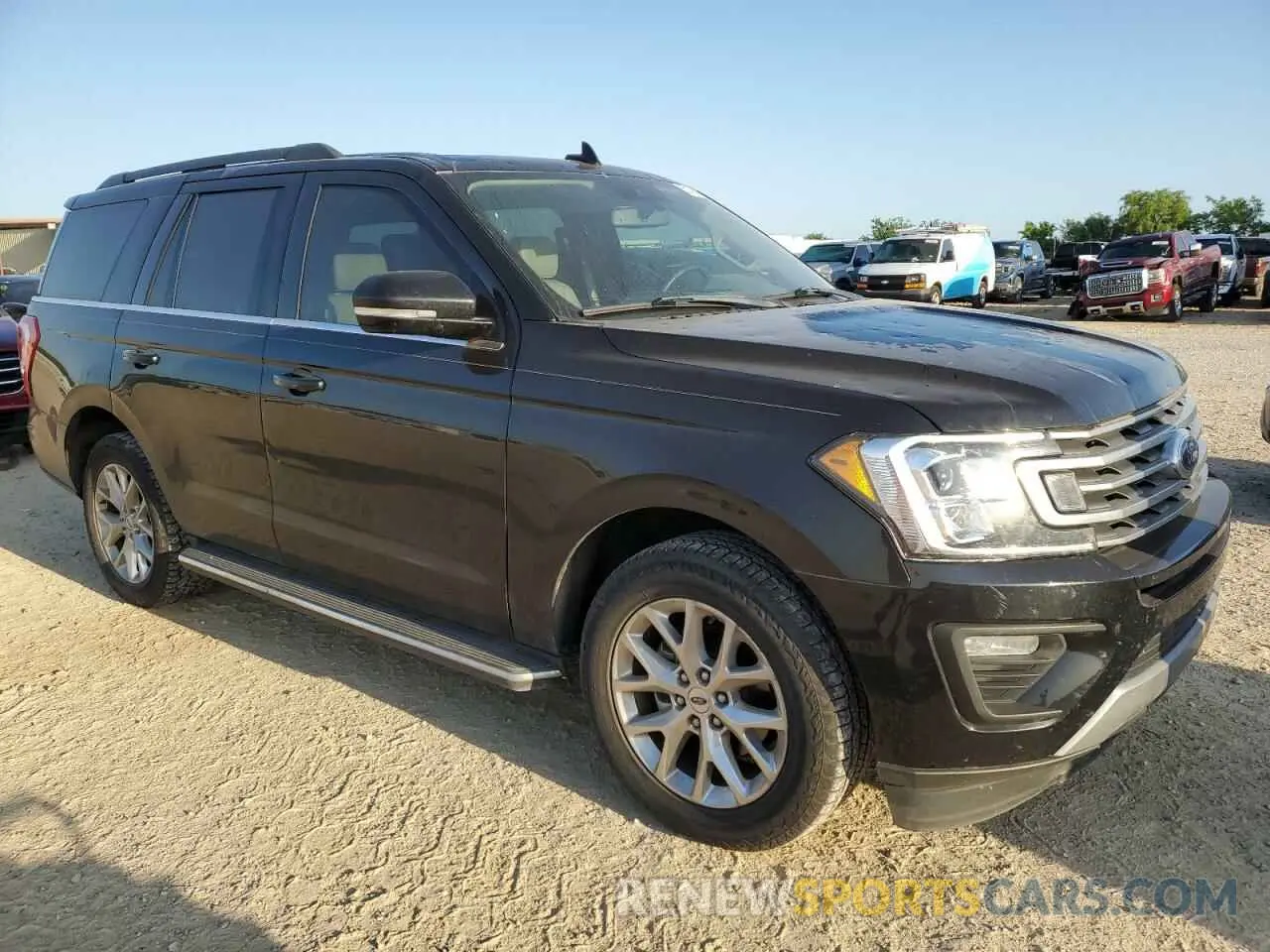 4 Photograph of a damaged car 1FMJU1HT1LEA66802 FORD EXPEDITION 2020