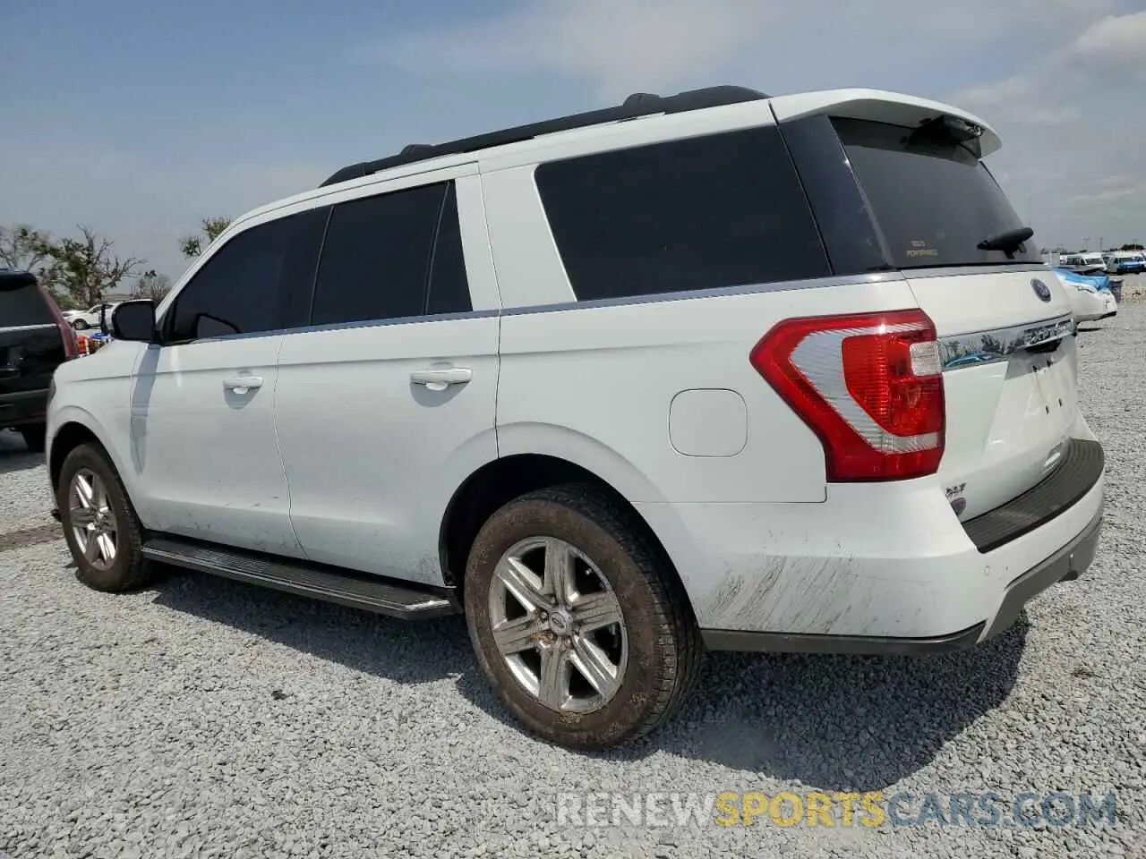 2 Photograph of a damaged car 1FMJU1HT2LEA74830 FORD EXPEDITION 2020