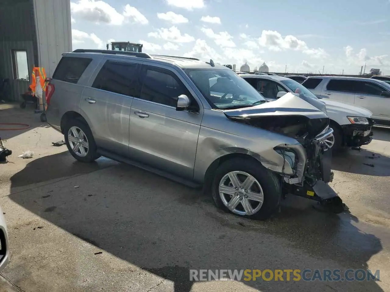 4 Photograph of a damaged car 1FMJU1HT6LEA23279 FORD EXPEDITION 2020