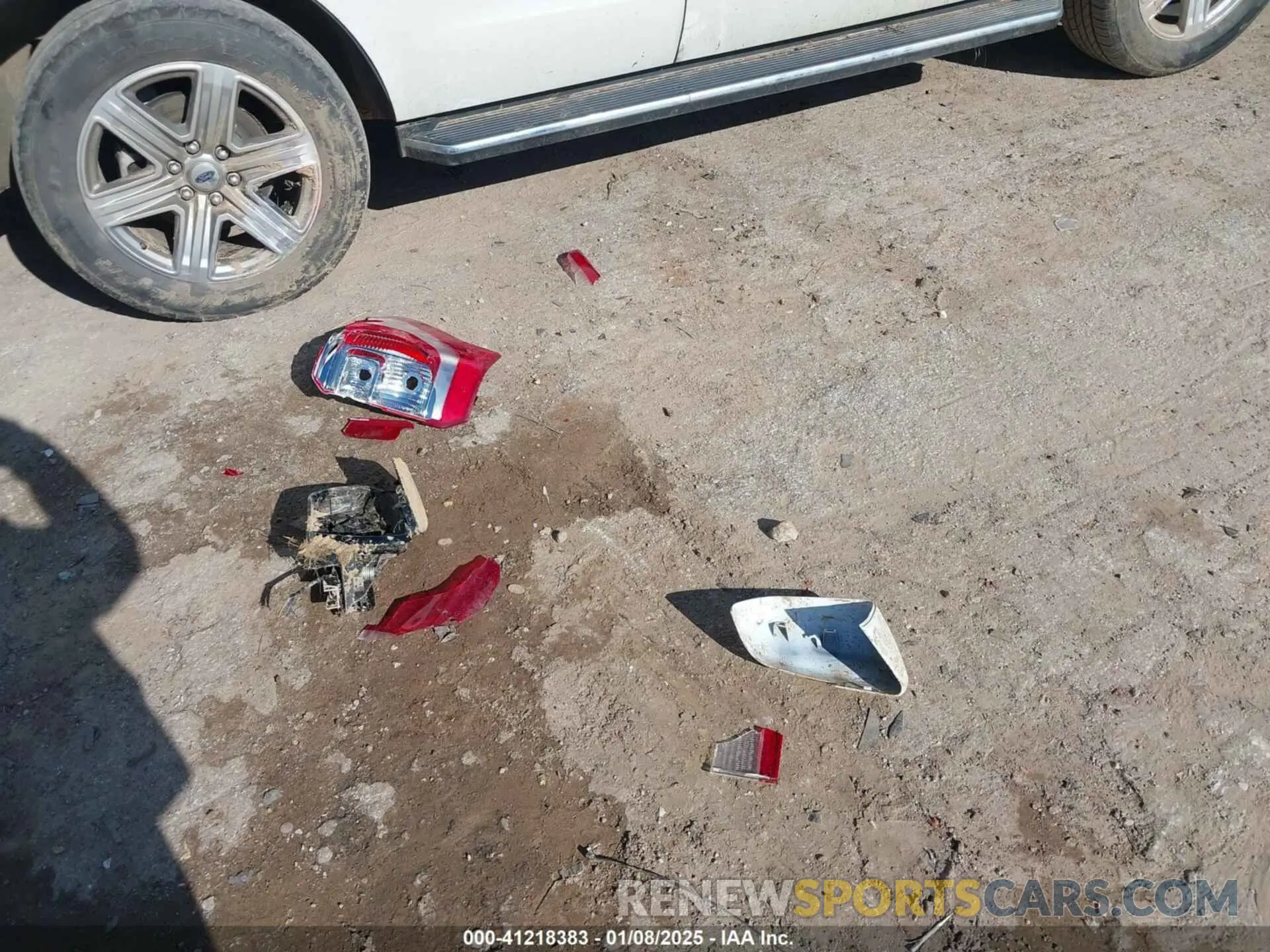 12 Photograph of a damaged car 1FMJU1HT6LEA24349 FORD EXPEDITION 2020