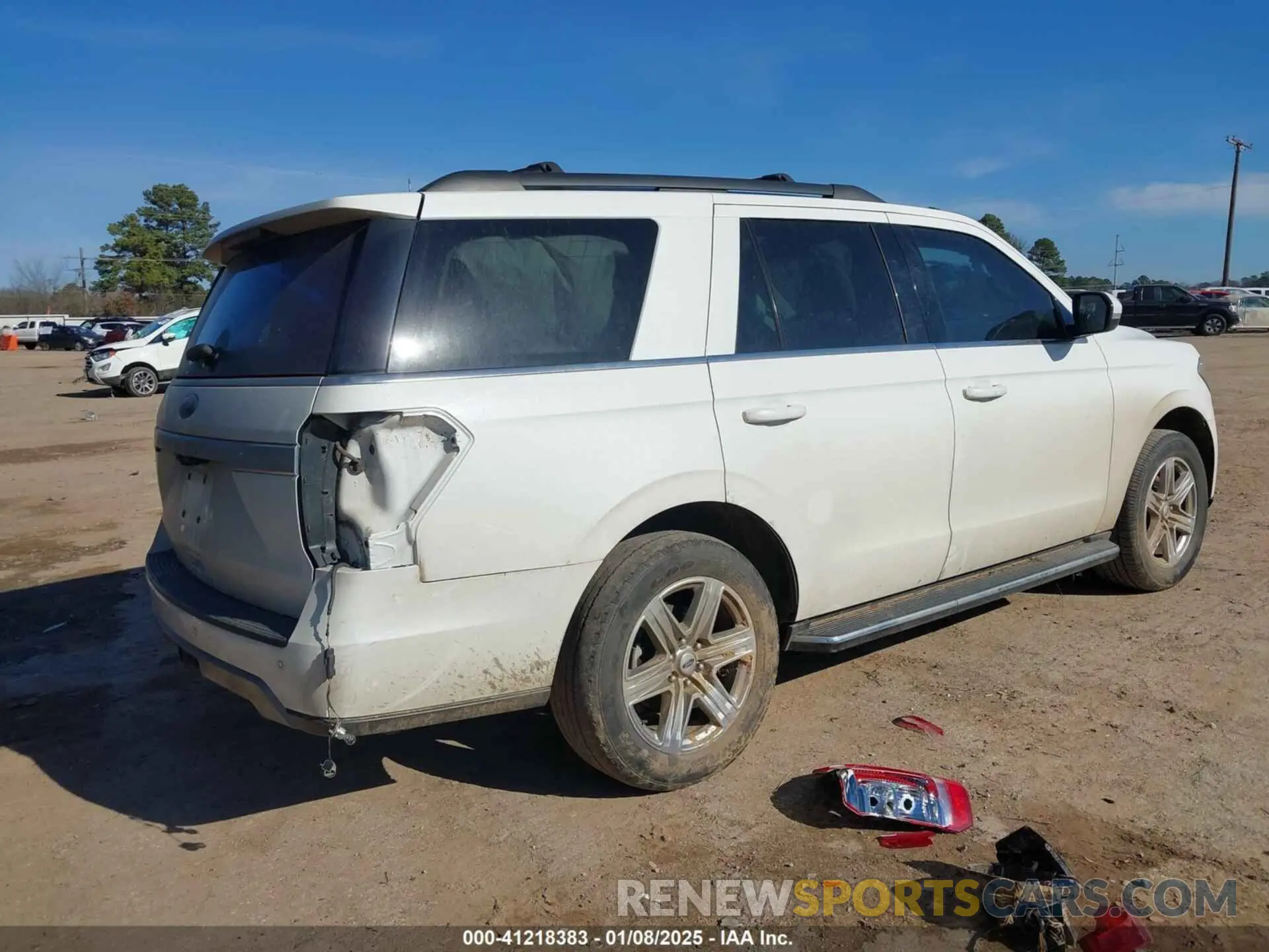 4 Photograph of a damaged car 1FMJU1HT6LEA24349 FORD EXPEDITION 2020